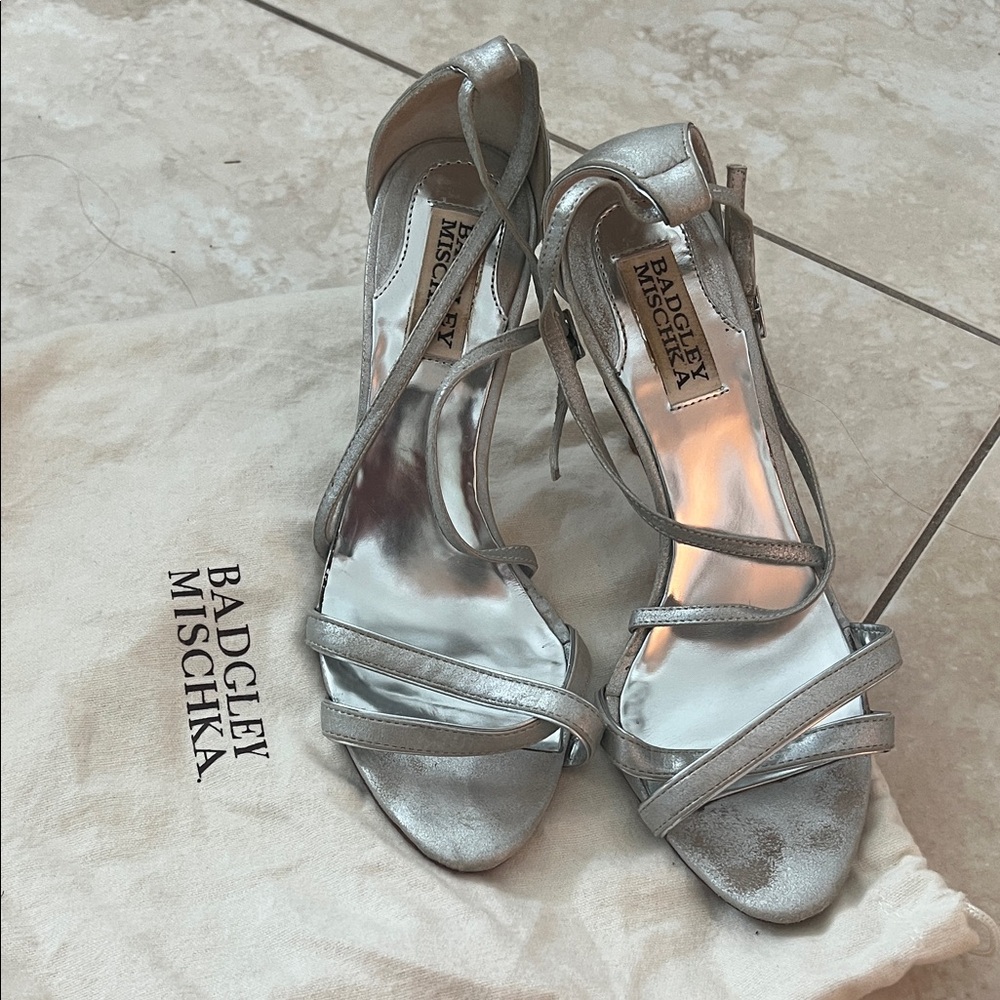 Badgley Mischka Metallic Silver Heels 6.5